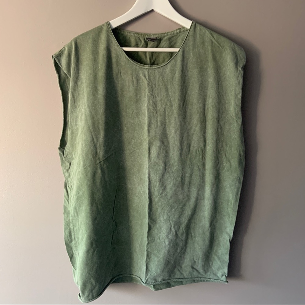 Men’s Sleeveless Tee